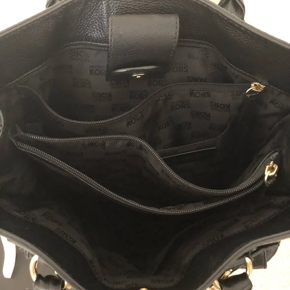 Micheal Kors Large Leather Bag